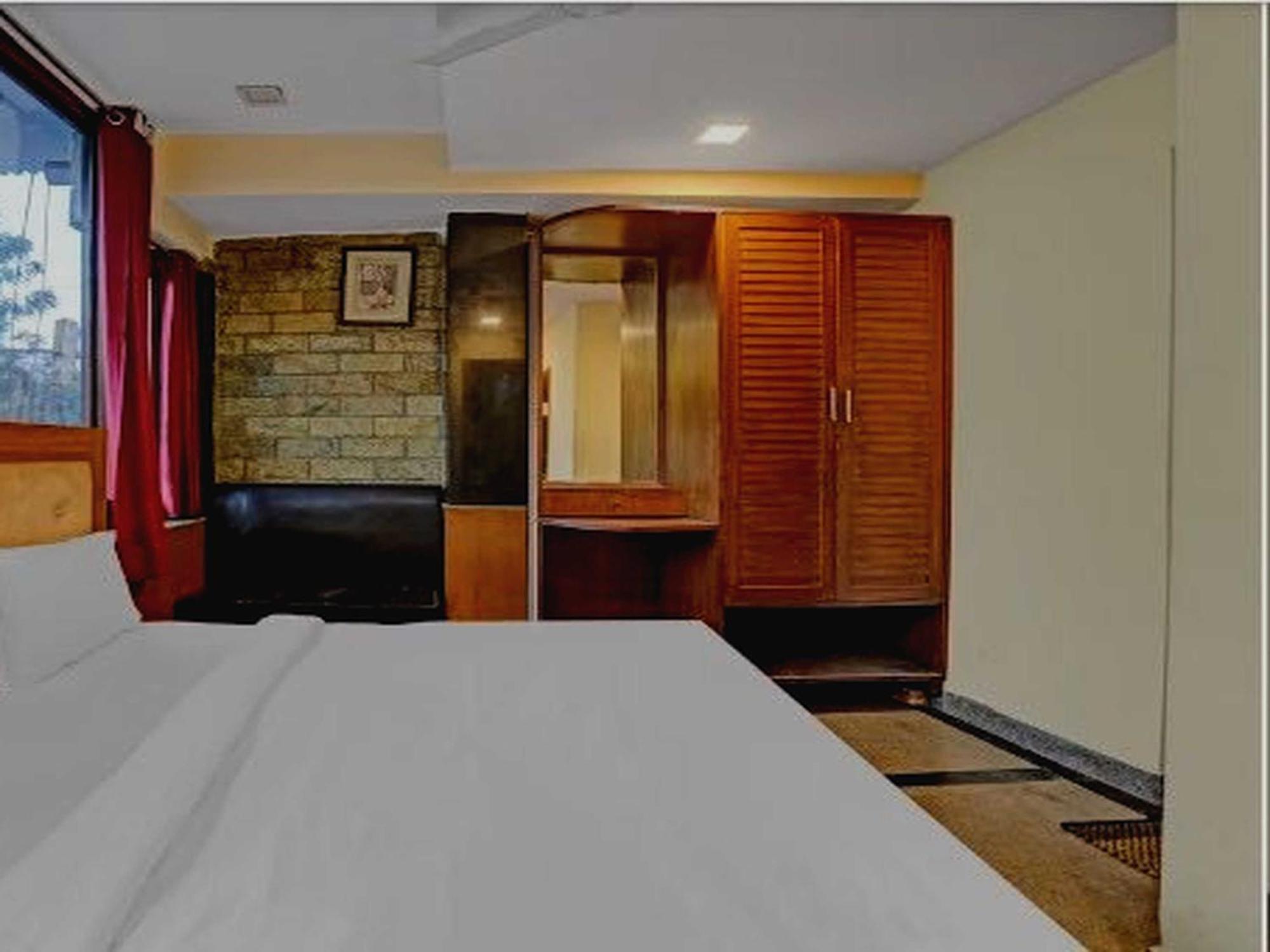 Oyo 75948 Hotel Tushar Continental Neu-Delhi Exterior foto